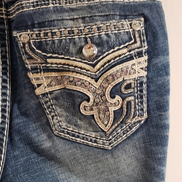 🌻 NWOT Rock Revivial Straight Leg - Picture 2 of 10